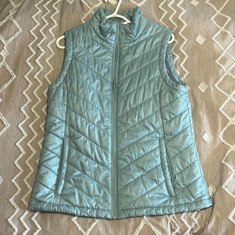 Women’s Columbia vest